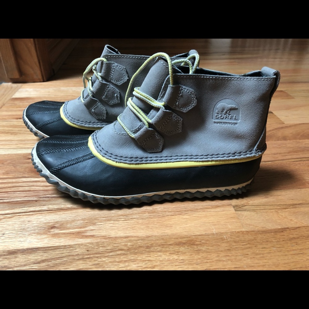 Sorel Short Boots